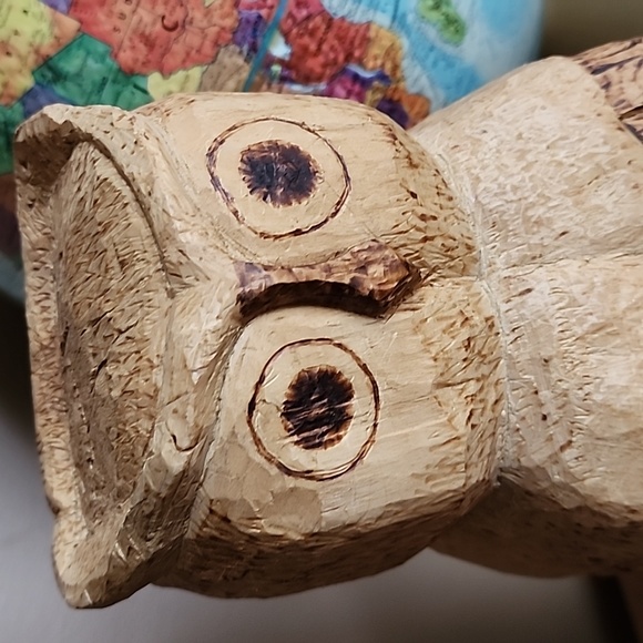 Primitive hand carved wooden owl figurine - Picture 2 of 16